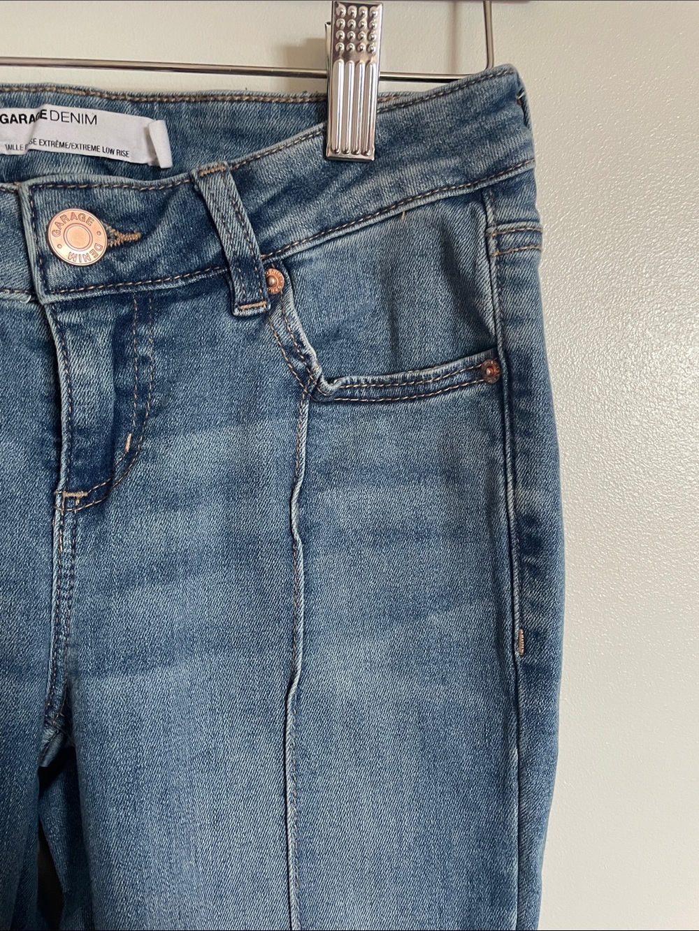 Garage Women's Low-rise Medium Blue Flare Jeans with Front Seams - Picture 3 of 4